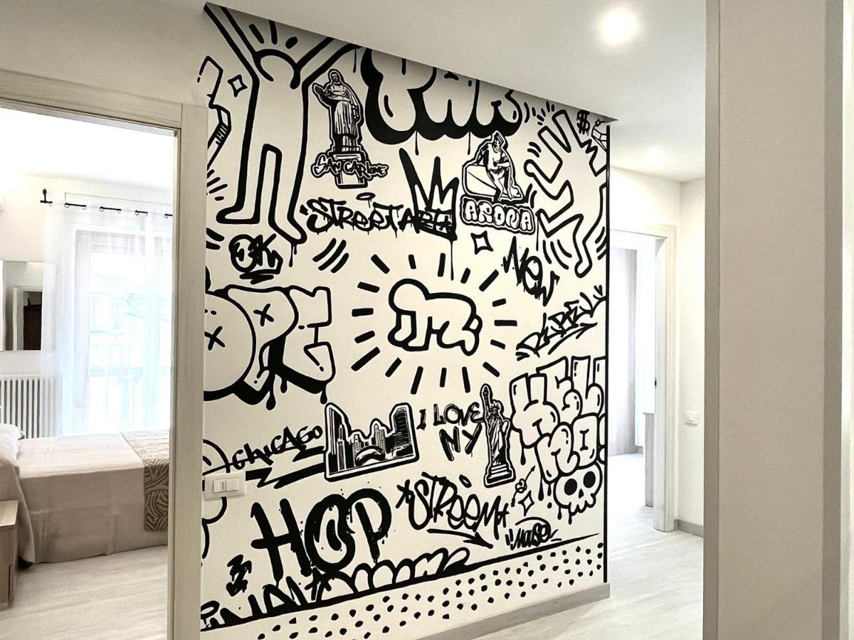 Graffiti Home Arona Luaran gambar