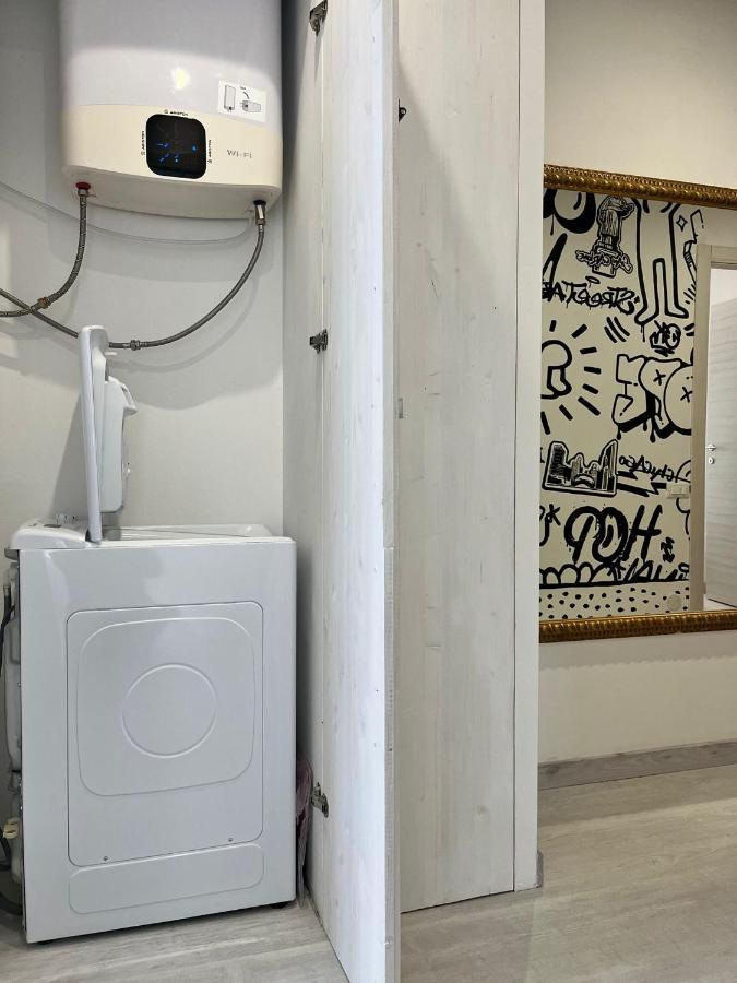 Graffiti Home Arona Luaran gambar