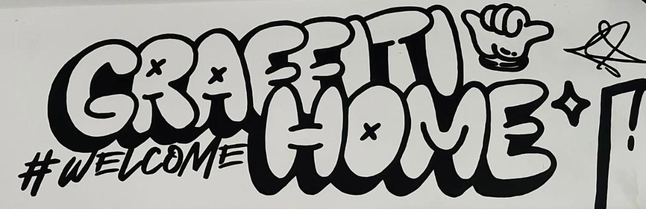 Graffiti Home Arona Luaran gambar