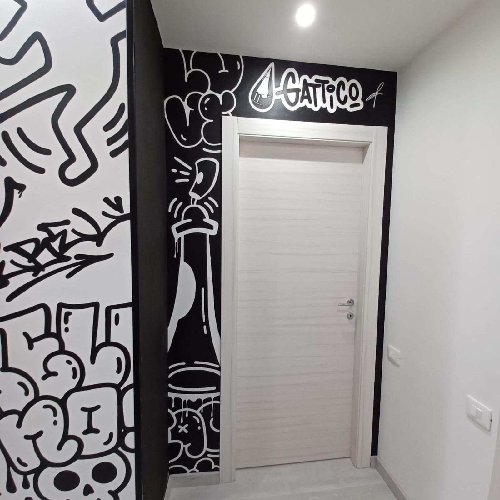 Graffiti Home Arona Luaran gambar